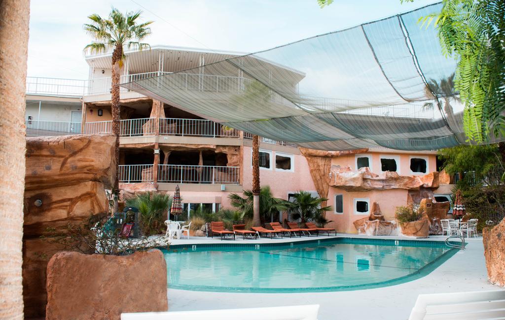 Hyundae Resort And Spa ديزيرت هوت سبرينغز المظهر الخارجي الصورة