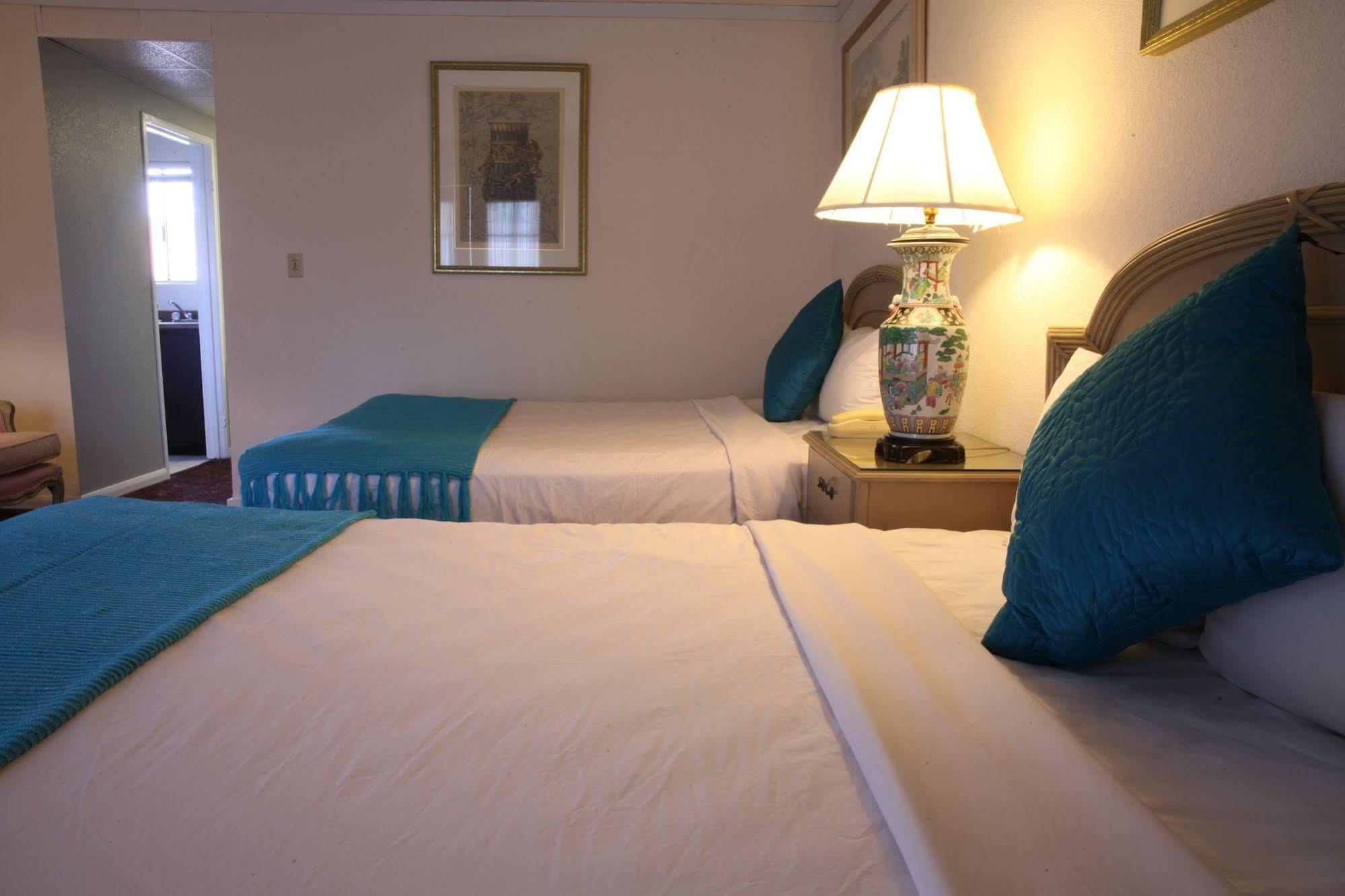 Hyundae Resort And Spa ديزيرت هوت سبرينغز المظهر الخارجي الصورة